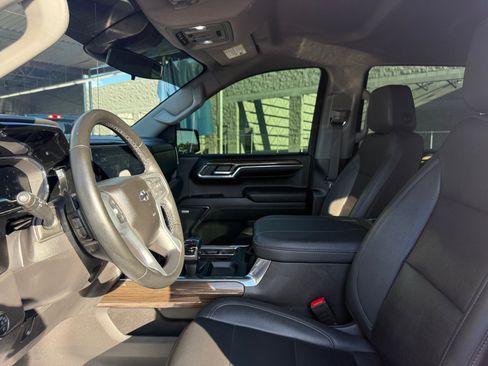 Used 2023 Chevrolet Silverado 1500 LT Trail Boss w/ LT Trail Boss Premium Package AWD/4WD image 16