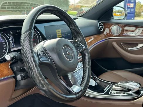 Used 2017 Mercedes-Benz E 300 4MATIC image 9