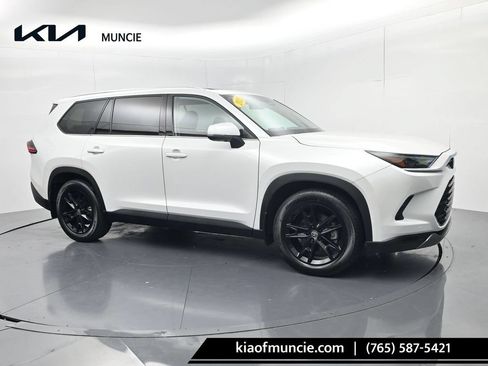 Used 2025 Toyota Grand Highlander FWD image 1