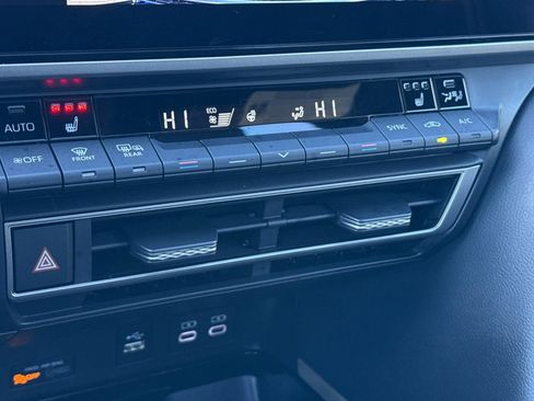 Used 2025 Toyota Camry XSE image 17