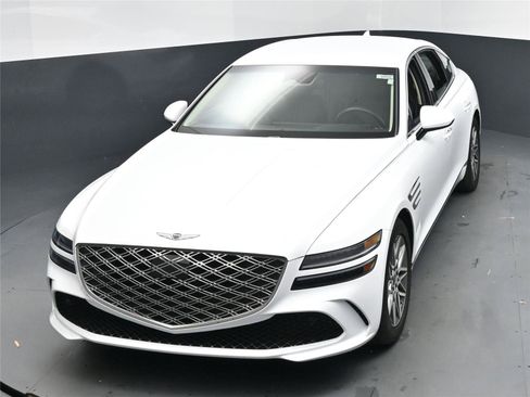 Used 2025 Genesis G80 2.5T image 9