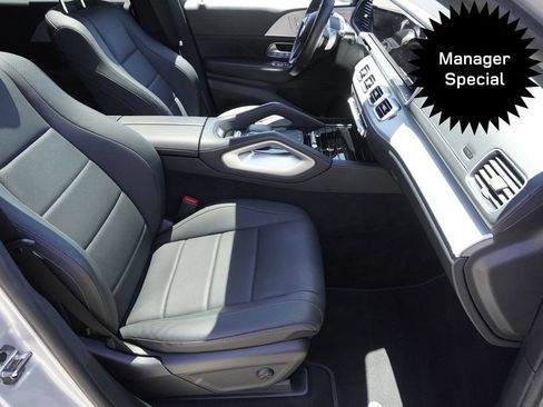 Used 2025 Mercedes-Benz GLS 450 4MATIC image 23