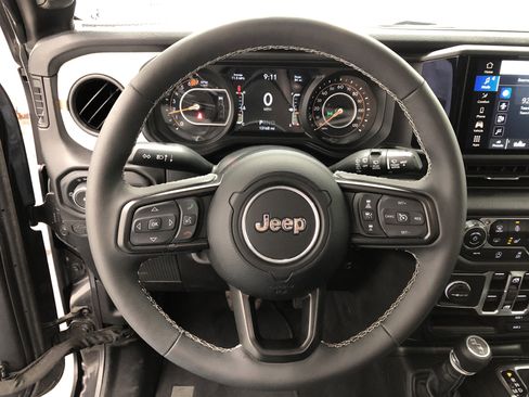 Certified 2025 Jeep Wrangler Sport S image 22