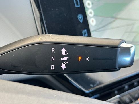 New 2027 Chevrolet Bolt LT w/ Comfort Package image 24