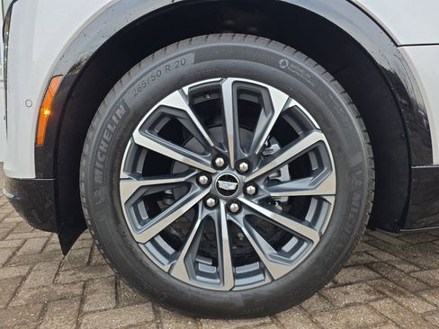 Used 2025 Cadillac Lyriq Sport image 11