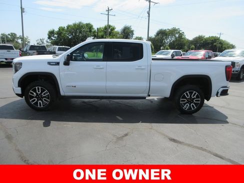 Used 2024 GMC Sierra 1500 AT4 w/ Technology Package AWD/4WD image 10