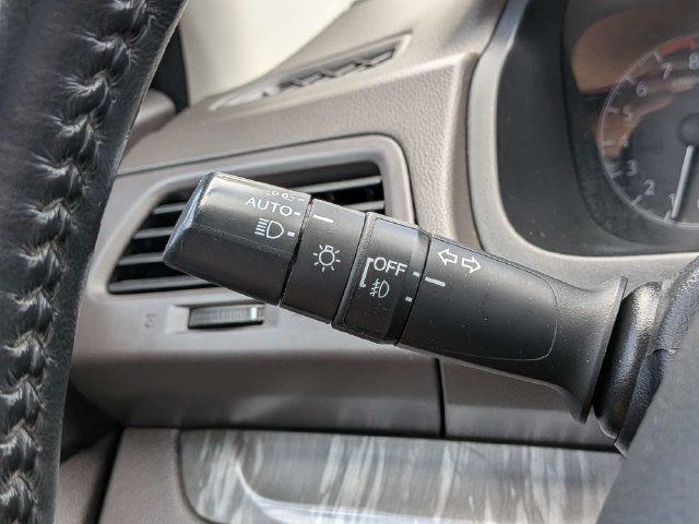 Used 2012 Honda CR-V EX-L image 30