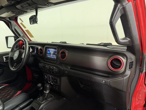 Used 2018 Jeep Wrangler Unlimited Sport S AWD/4WD image 17