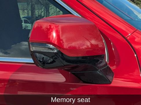 Used 2021 GMC Yukon Denali w/ Denali Premium Package image 11