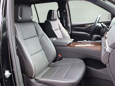 Used 2024 Cadillac Escalade Premium Luxury w/ Performance Package image 21