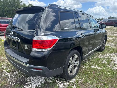 Used 2011 Toyota Highlander Limited w/ Tow Pkg image 4