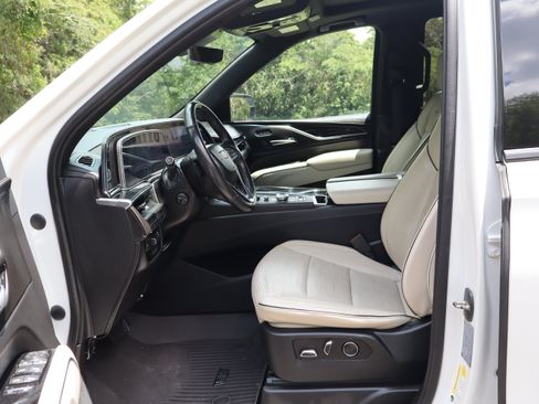 Used 2021 Cadillac Escalade Sport w/ Driver Assist Tech Package AWD/4WD image 20
