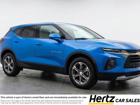 Used 2025 Chevrolet Blazer LT image 1