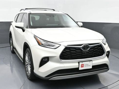 Certified 2021 Toyota Highlander Platinum image 3