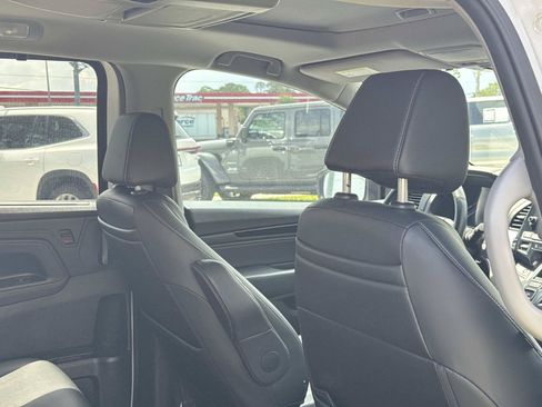 Used 2023 Honda Odyssey Touring image 25
