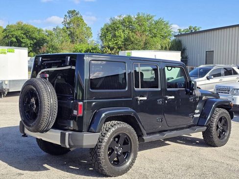 Used 2012 Jeep Wrangler Unlimited Sahara w/ Connectivity Group AWD/4WD image 9