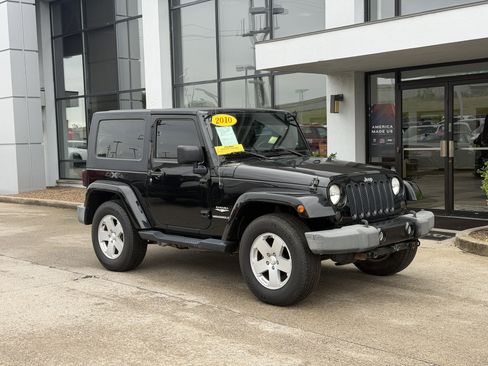 Used 2010 Jeep Wrangler Sahara AWD/4WD image 2