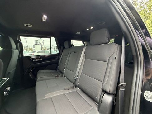 Used 2021 GMC Yukon SLE w/ Gmc Pro Safety Plus Package AWD/4WD image 24