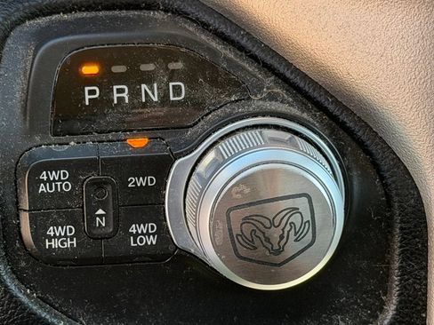 Used 2019 RAM 1500 Laramie AWD/4WD image 19