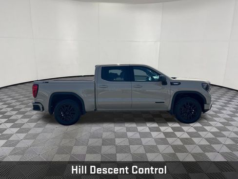 Certified 2022 GMC Sierra 1500 Elevation w/ X31 Off-Road Package AWD/4WD image 9