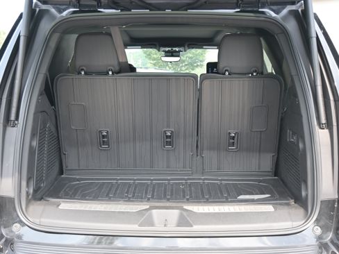 Used 2026 GMC Yukon AT4 w/ AT4 Premium Plus Package AWD/4WD image 36