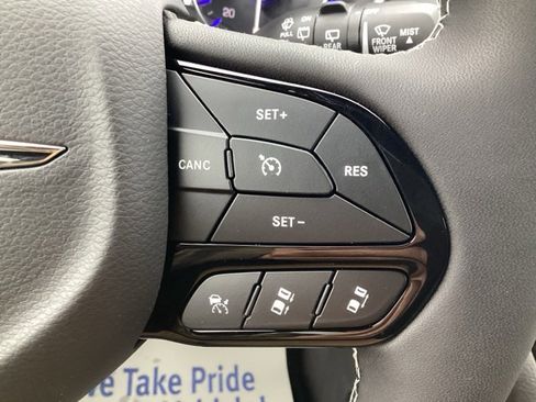 New 2026 Chrysler Pacifica Limited w/ S Appearance Package image 32