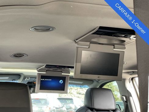 Used 2018 Cadillac Escalade ESV Luxury image 29