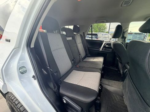 Used 2018 Toyota 4Runner SR5 AWD/4WD image 21