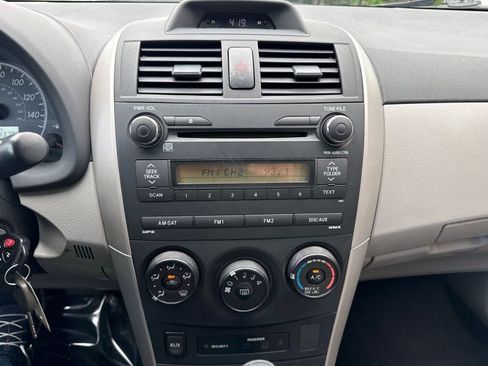 Used 2013 Toyota Corolla L FWD image 25