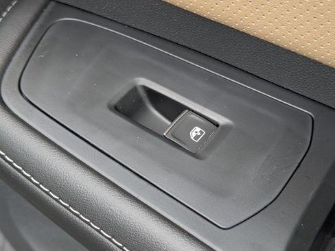 New 2026 Volkswagen Atlas Cross Sport SE image 34