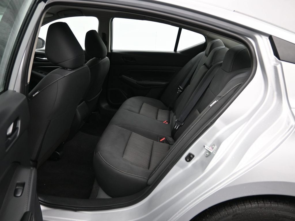 Certified 2025 Nissan Altima 2.5 SV FWD image 22