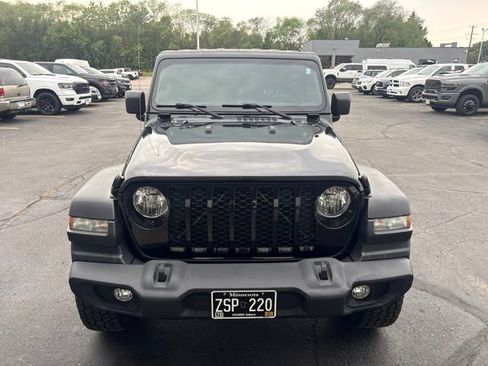 Used 2020 Jeep Gladiator Sport w/ Quick Order Package 24S AWD/4WD image 2