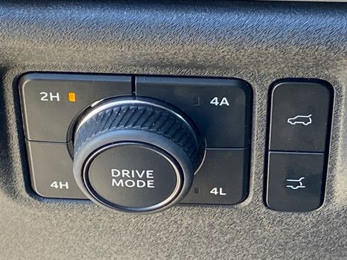 Certified 2025 Ford Expedition Platinum AWD/4WD image 16