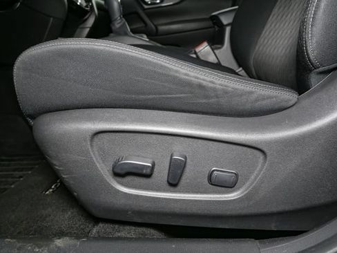 Used 2020 Nissan Rogue SV AWD/4WD image 35