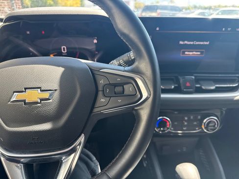 Used 2024 Chevrolet TrailBlazer LT w/ LT Cold Weather Package AWD/4WD image 23