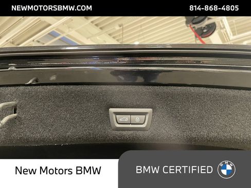 Used 2023 BMW i7 xDrive60 AWD/4WD image 16
