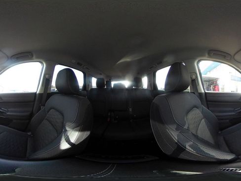 Used 2025 Nissan Pathfinder SV image 44