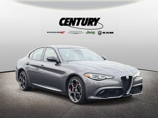 Used 2024 Alfa Romeo Giulia Veloce AWD/4WD video 1