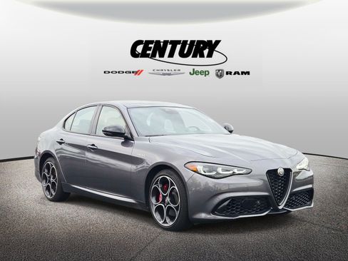 Used 2024 Alfa Romeo Giulia Veloce AWD/4WD image 1
