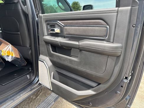 New 2026 RAM 2500 Laramie AWD/4WD image 25