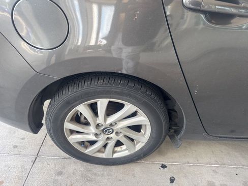 Used 2013 MAZDA MAZDA3 i Grand Touring image 14