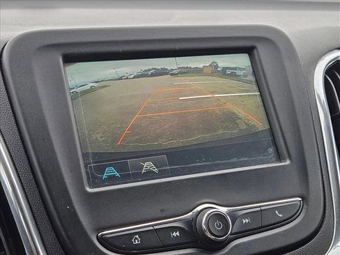 Used 2018 Chevrolet Equinox LT image 11