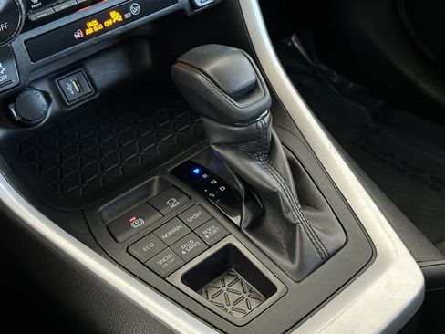 Used 2024 Toyota RAV4 XLE AWD/4WD image 19