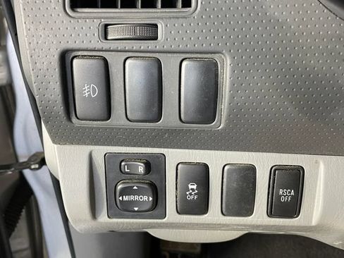 Used 2012 Toyota Tacoma 4x4 Double Cab w/ SR5 Pkg image 11