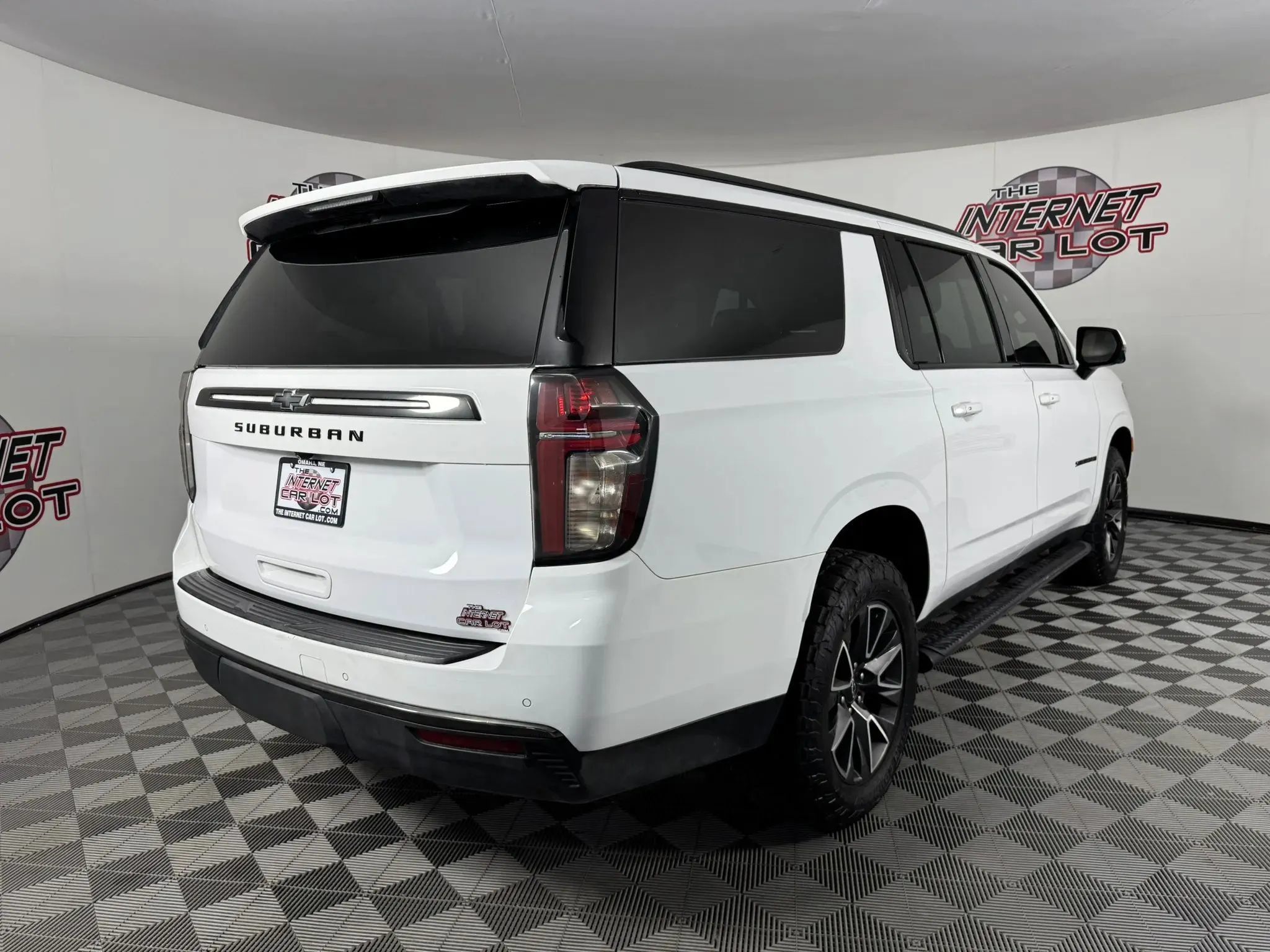 Used 2022 Chevrolet Suburban Z71 w/ Luxury Package AWD/4WD image 7