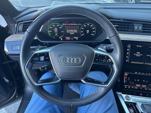 Used 2024 Audi Q8 e-tron Premium Plus image 7