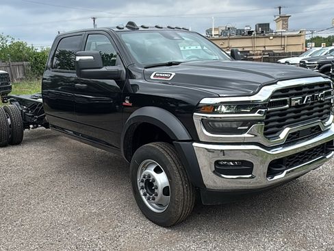 New 2026 RAM 5500 Tradesman w/ Chrome Appearance Group image 3