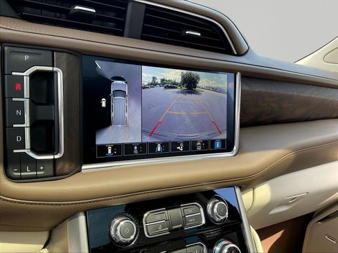 Used 2021 GMC Yukon Denali AWD/4WD image 14