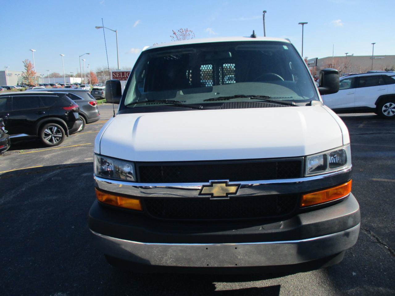 Used 2021 Chevrolet Express 2500 w/ Driver Convenience Package RWD image 4