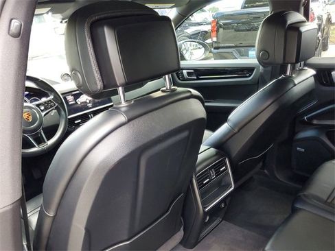 Used 2019 Porsche Cayenne image 11